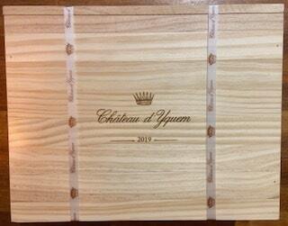 3 bottles of Chateau d´Yquem in original wooden box 2019