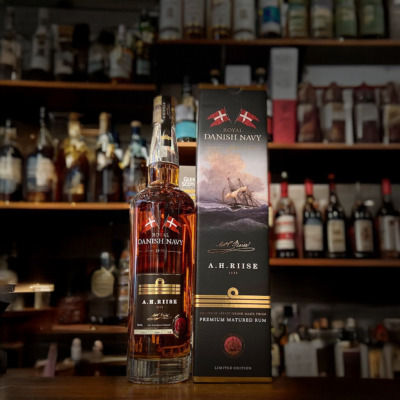 A H Riise Royal Danish Navy Strenght 55% Limited Edition