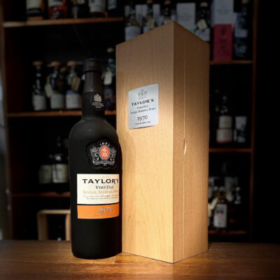 Taylors 1970 single Harvest "Very Old port"